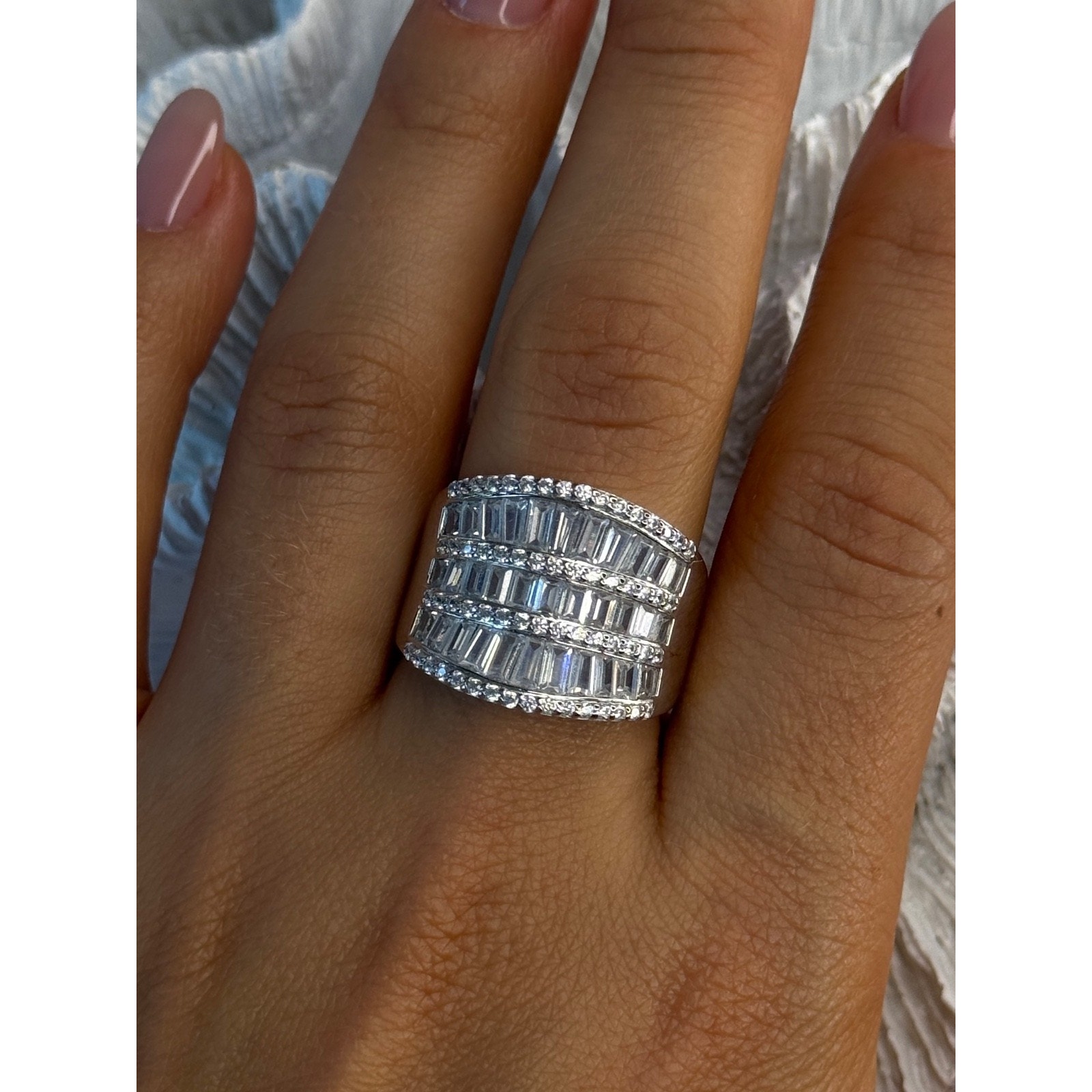 Elegant Design 925 Sterling Silver Cz Ring Size 9 245$